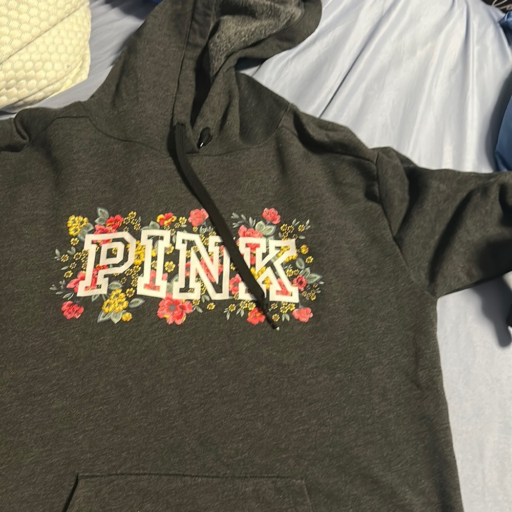 Used Pink Women’s hoodie sweatshirt
